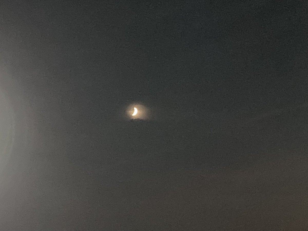 lafrenz's tweet photo. Haven’t posted in awhile so here’s a waxing crescent https://t.co/gLG8Oxr3hu