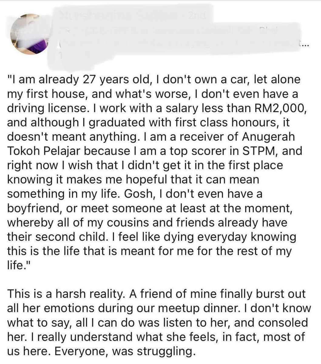 eimeerose's tweet image. Jangan sedih. Let me tell you about mine.
Saya 29 tahun.
Belum ada rumah.
Belum ada lesen memandu.

Hutang masih banyak sama bank.
Hutang refund sama customer sebab kena tipu supplier.
Saya jual motorsikal R25 saya untuk langsai hutang.

Sambungan 👇🏼👇🏼