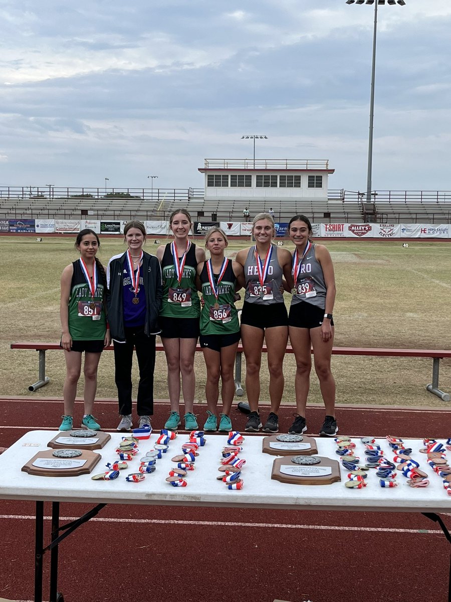 Congratulations to Addisyn Scott, Gold Medal in JV Cross Country.  Kynzee Jackson with the silver.