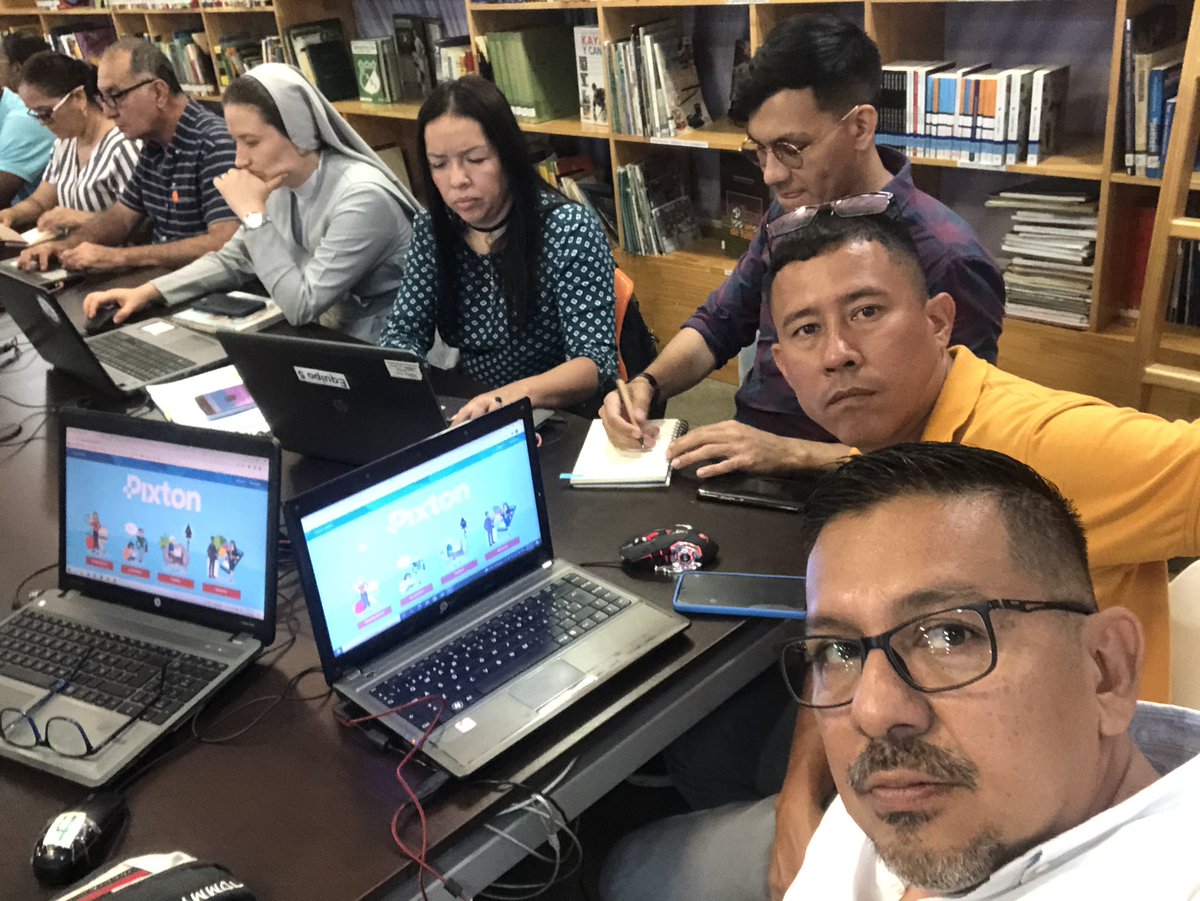 MauricioGomezV8's tweet photo. #EncuentroLideresTicCali  @Educacion_Cali @RedTiCali cómo solucionar problemas ambientales al interior de la escuela aplicando las nuevas tecnologías? Hoy desde la biblioteca del estadioPascual Guerrero trabajando con STORYTELLING. Por una educación cada vez más vanguardista https://t.co/Yr5ZGYjgdz