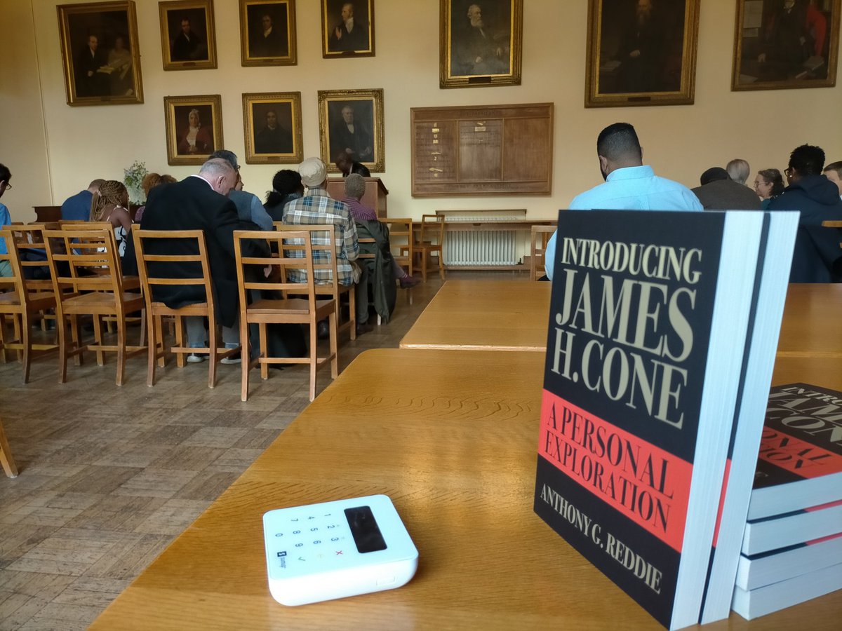 People are starting to gather at <a href="/RegentsOx/">Regent's Park College</a>, and online for the lecture and launch of @AnthonyGReddie's book "Introducing James Cone".