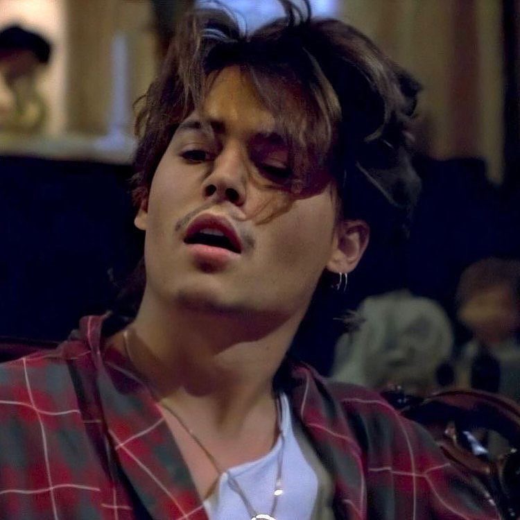 Feminofobi's tweet photo. Johnny Depp 1987-1991 https://t.co/k0jqnP5vrP