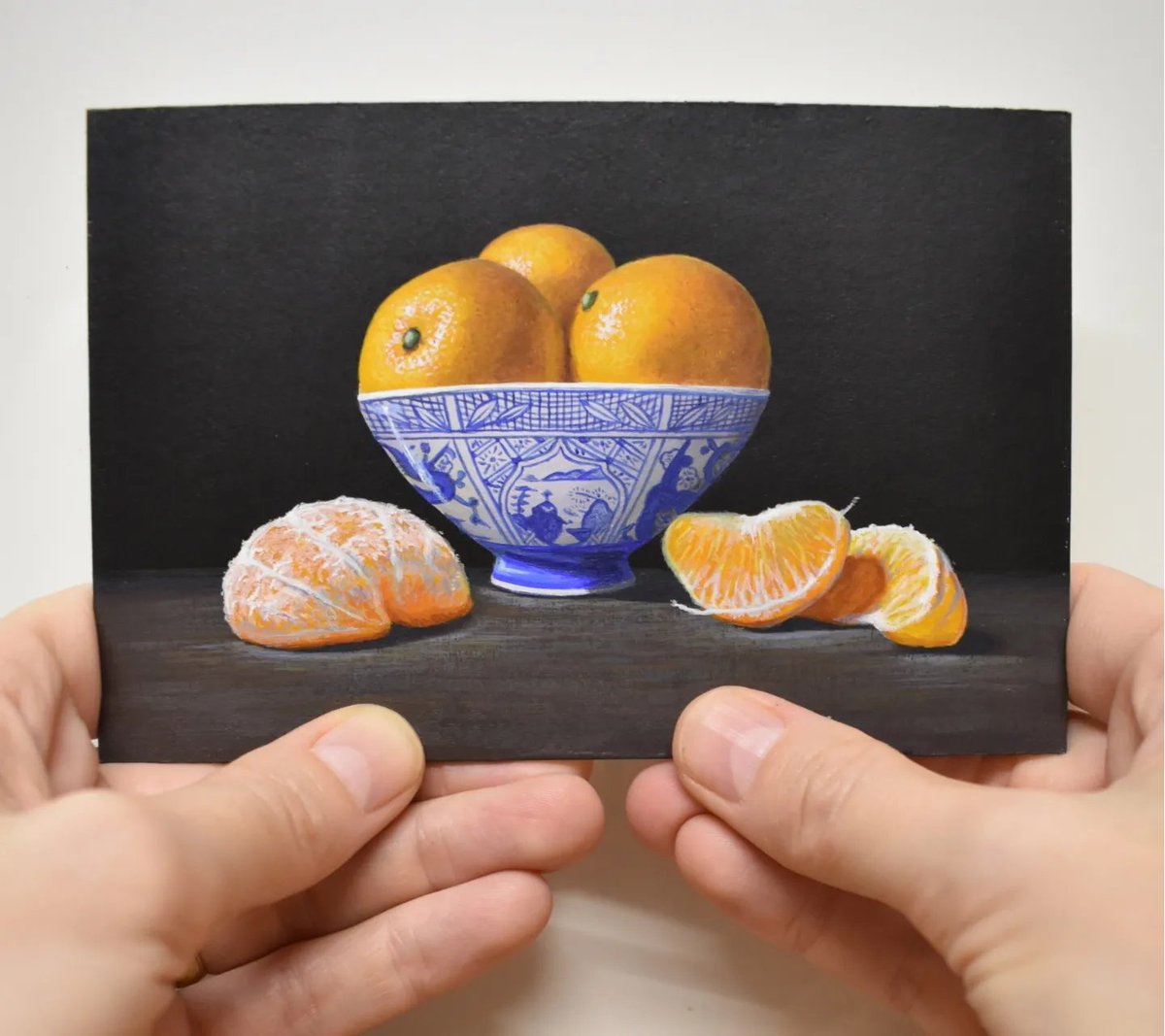 This little painting is on the way to the Cotswold Contemporary Gallery. The team have now opened another gallery in Cheltenham and are currently working hard towards a new venue in Burford, great news for the Arts 🥳