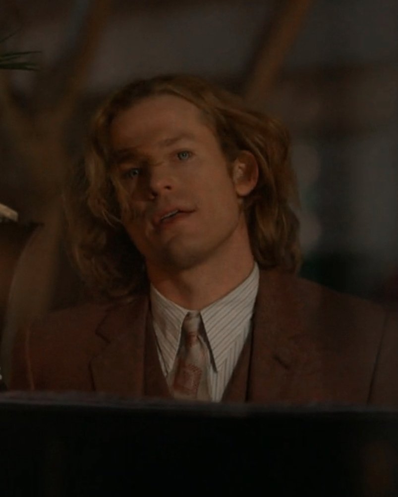 dailyloustat's tweet photo. #IWTV #InterviewwiththeVampire https://t.co/V8NHzjN7Zh