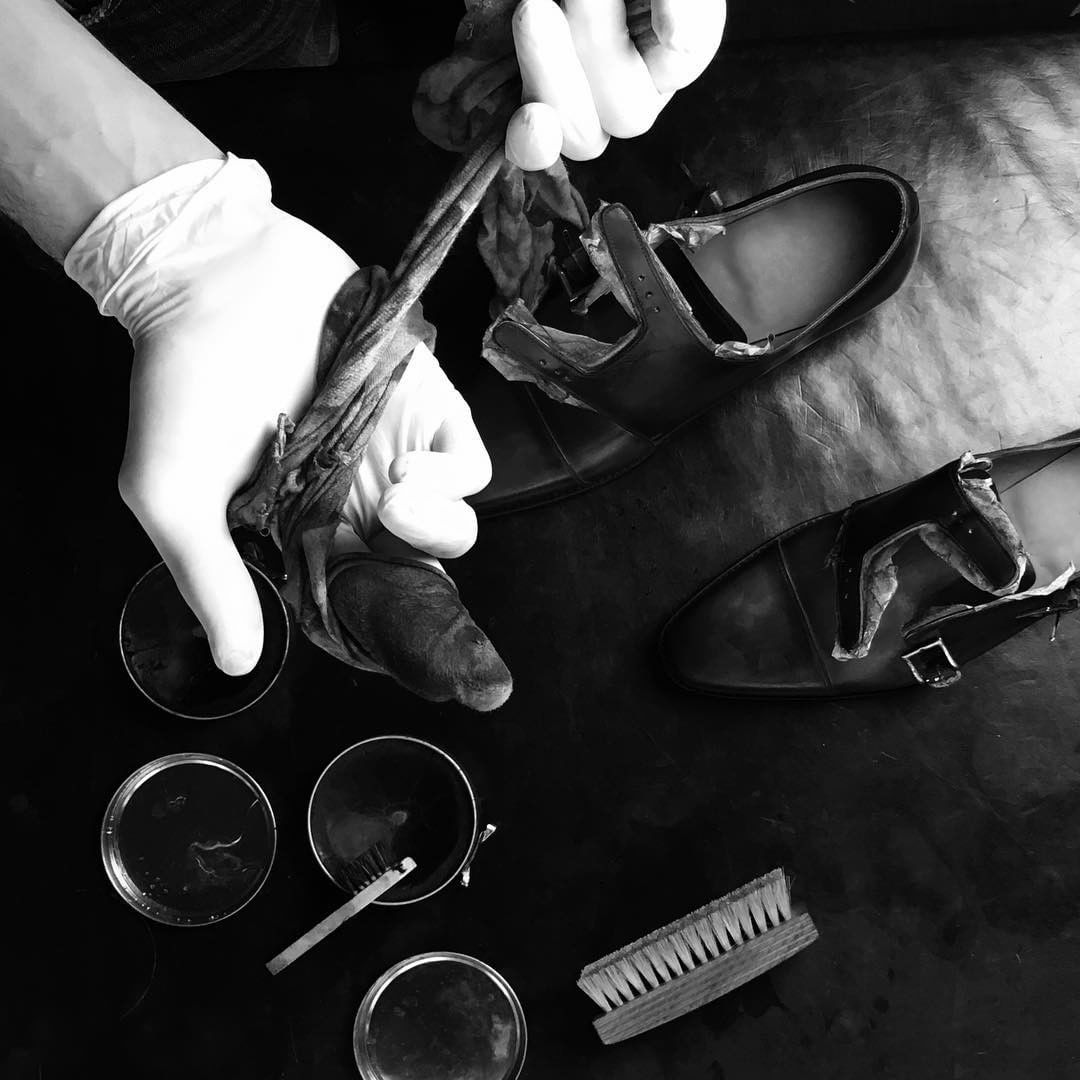 ADORSIBRAND's tweet photo. Wonder what a unique shoe might look like? 👀

Spark off your creativity using ADORSI’s 3D design tool and share your shoe design with your friends.

Engrave your initials on the heels when you’re done: https://t.co/btiKJ8p9zW 

#ADORSI #TakeTheRoleToRule https://t.co/1Jq5kZXp42