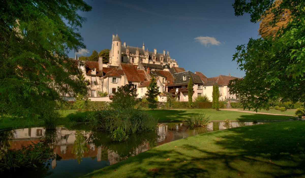 #ZoomSur notre partenaire <a href="/RCValdeLoire/">Région Centre-Val de Loire</a> !
Entre châteaux grandioses, citadelles perchées et parcs naturels, cette région offre un élixir de trésors paysagers 🌳 Une rencontre exceptionnelle entre ses patrimoines naturels et historiques !