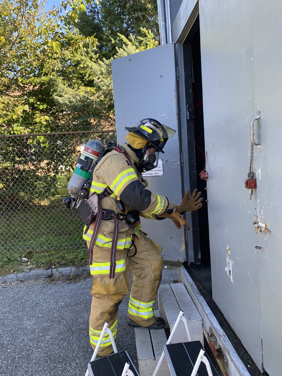 Robert Stike tweet media