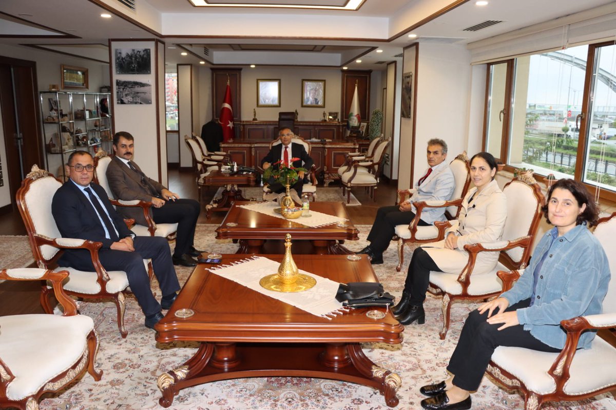 Valimiz Kemal Çeber, Rize Valiliği himayelerinde yürütülmekte olan “#SevgiDili” projesi ile ilgili yapılan çalışmalar hakkında bilgi aldı.

🌐rize.gov.tr/toplanti-2022
<a href="/SUMDER2/">SİGARA VE UYUŞTURUCU İLE MÜCADELE - SEVGİ DİLİ</a> 
<a href="/RizeMeM/">raiden Leonhart</a> 
<a href="/rizesaglik/">Rize İl Sağlık Müdürlüğü</a>