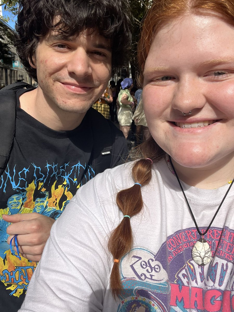 mrvelouskarsyn's tweet photo. met danny, braeden twice, heard my favorite song ever live for the first time, DID A FAN PROJECT FOR IT WITH MY FRIENDS, and got to spend coles birthday with all of my favorite people. best weekend ever. (this pcd is ass) https://t.co/iKZro5zOFU