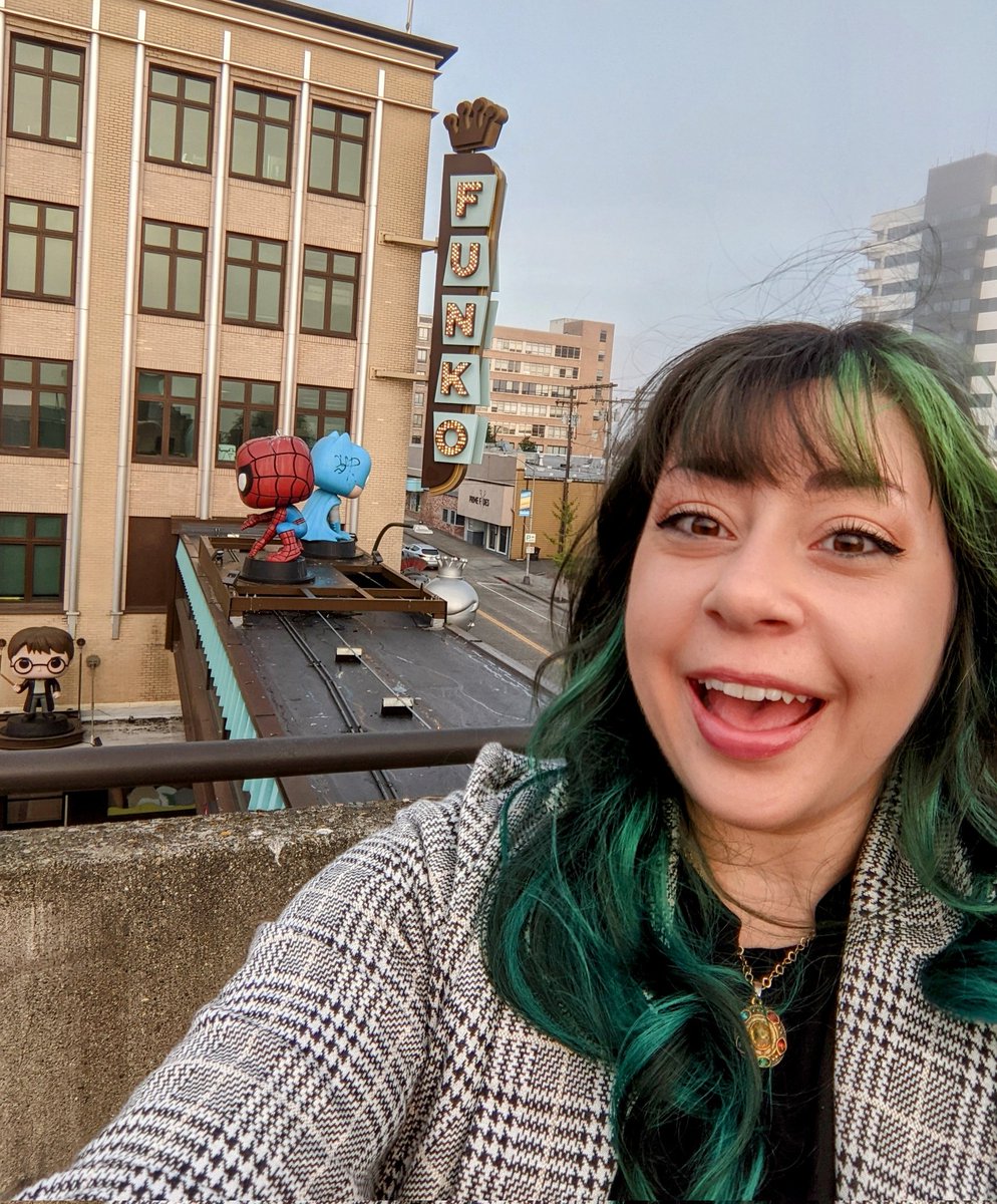 SabChapArt's tweet photo. First day at the new office! https://t.co/QONZ4jzNuN