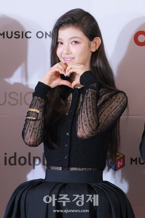 newjeans_loop's tweet photo. 221008 
#뉴진스 #NewJeans #다니엘 #Danielle https://t.co/SOLA38cK2E