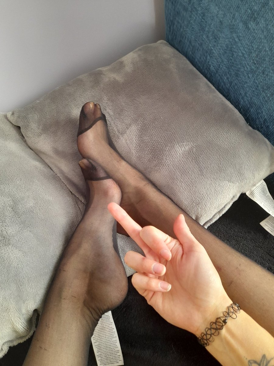 FindomKarolina's tweet photo. Do zwrotu wydatki
•64zl 
•18 zł 
•62zl
#feetfethish #feetworship https://t.co/e8ar7tVW20