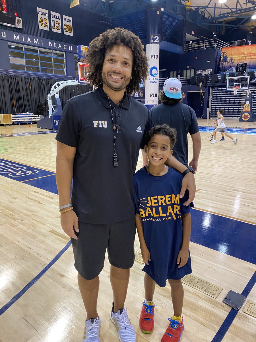 SFKHoops's tweet photo. Thanks to Coach Ballard,  @coach_campbellC and the @FIUHoops staff for hosting the youth clinic with the next generation of South Florida Hoopers. Great experience to learn &amp; train with pro’s! #PawsUp 🐾 https://t.co/3ZiGTNDZLF
