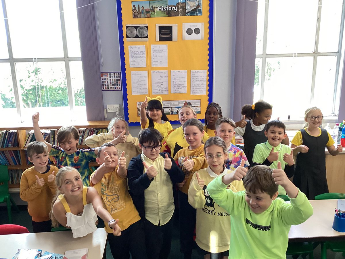 HorwichParishCE's tweet photo. We had a lovely day wearing yellow as part of World Mental Health Day! #HPY5 #HelloYello https://t.co/IVUHT66SsM