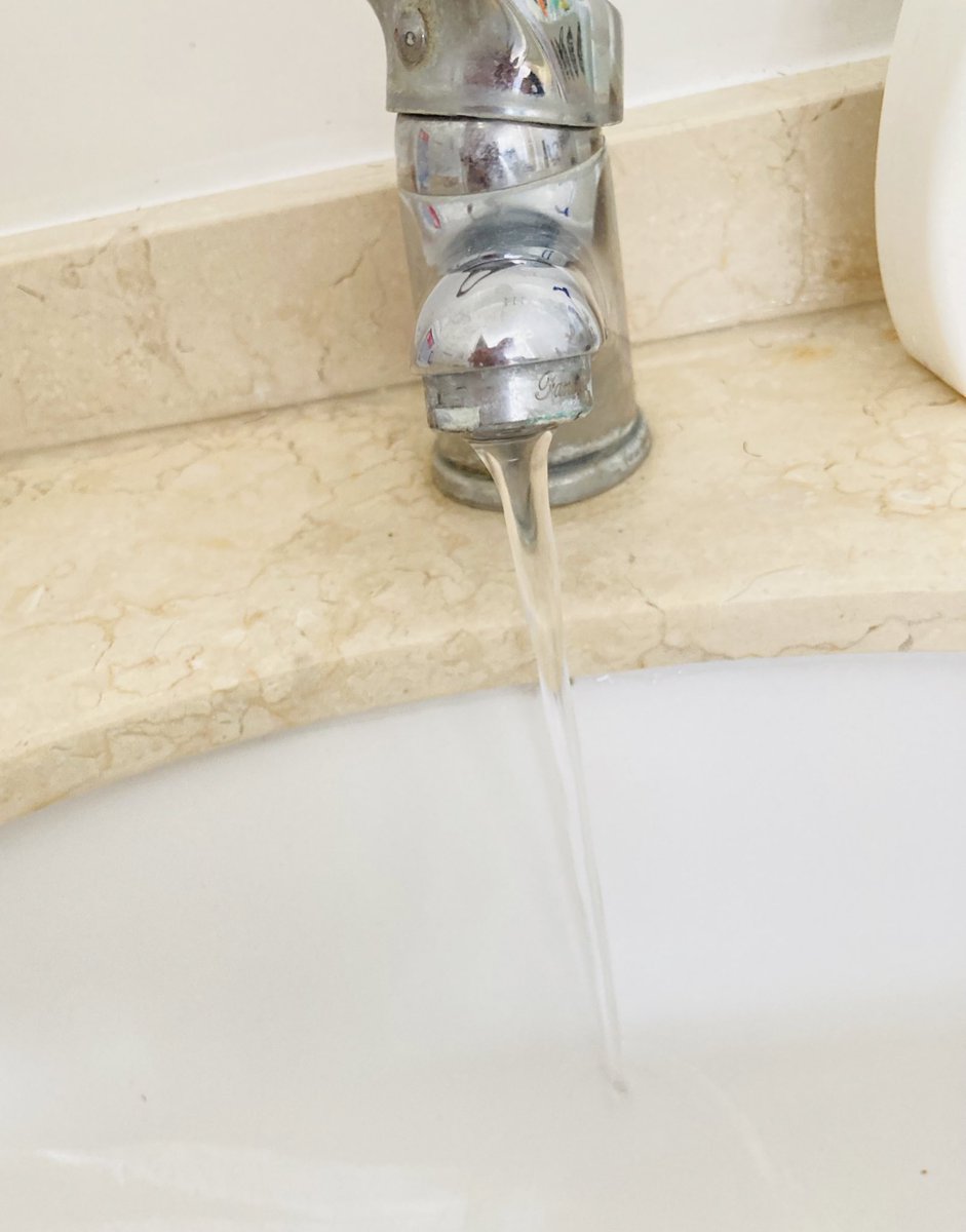 Nickmor's tweet photo. @SMAPA_MAIPU @Reclamos_SMAPA que pasa que todos los fines de semana hay problemas con la presión de agua en sector de El Rosal c/Jorge Alessandri? 
Ha sido demasiado recurrente. Esto es lo Max que sale y no tiene la fuerza para prender calefont y tener agua caliente. https://t.co/iiyth17egE