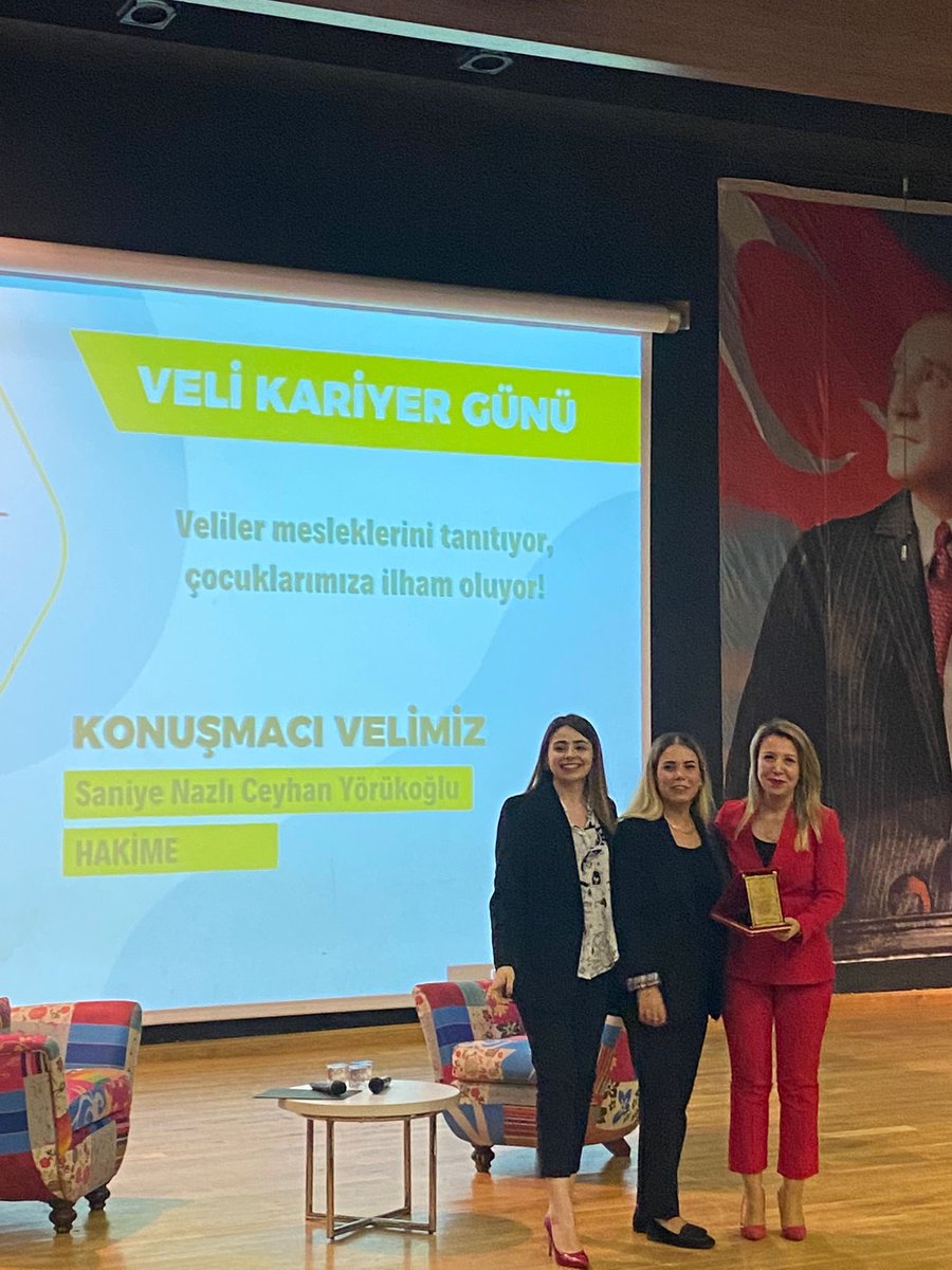 DOGA_BASAKSEHIR's tweet photo. Ortaokul rehberlik bölümünün düzenlediği kariyer günlerinde konuk olan velimiz hakime Saniye Nazlı Ceyhan Yörükoğlu’na mesleğine dair kıymetli paylaşımlarından ötürü teşekkür ediyoruz 🌸
@gulsenakssu @yasemintncaykli @DogaOkullari @KvancBarlas @EnisEryaman @cigdemmolla https://t.co/BFGz5ZINmS