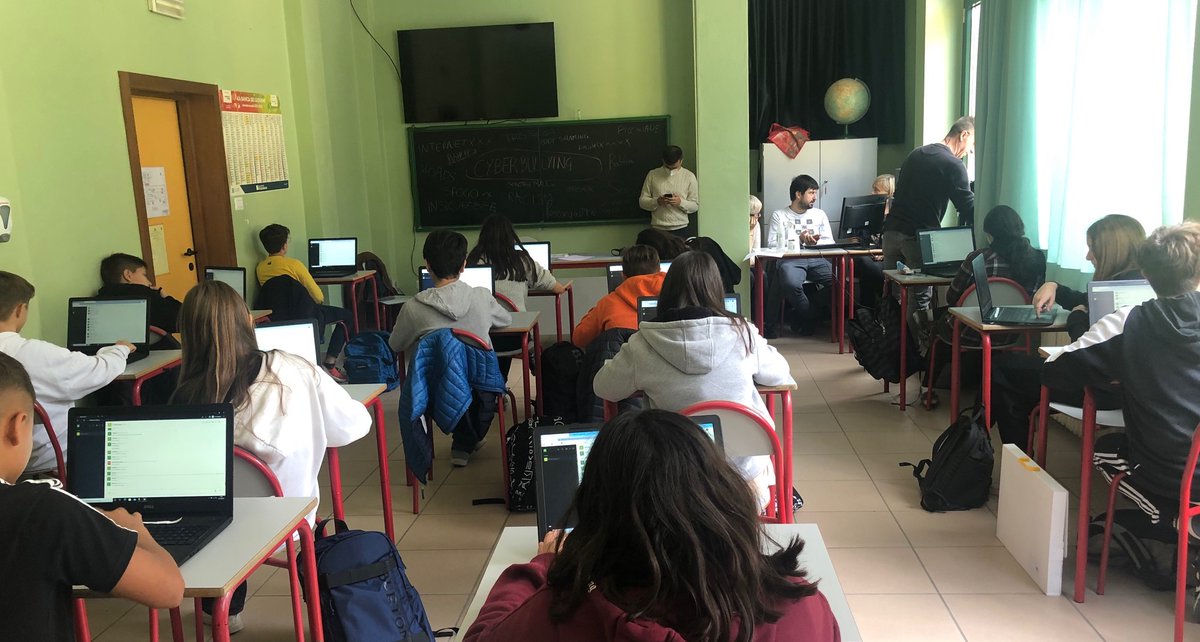DH_FBK's tweet photo. Today we kicked-off the piloting activities with adolescents to test the @kidactions platform. Great start with students in Arco (and a nice view on the climbers from the class window). https://t.co/XdyrJ00zG3