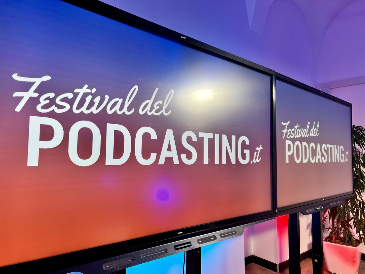BENTOBOXPRO's tweet photo. Il BentoTeam ha partecipato per la prima volta al Festival del podcasting per presentare “Insider ‘82”, il programma realizzato per i 40 anni dal Mondiale assieme ad AIC - @assocalciatori nel nostro nuovissimo studio di registrazione BentoLab.
https://t.co/KSQHwn4FSd https://t.co/TLwDnyG6dj