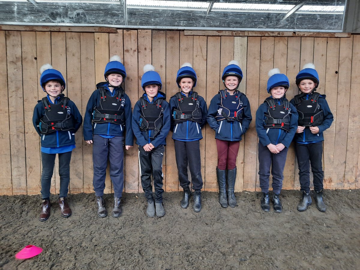 bg_primary's tweet photo. A group of our Year 6 pupils had a great first day @AcademyPony🏇 https://t.co/Gso4IduSre