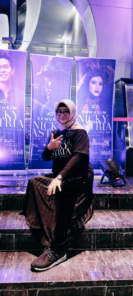 army1779's tweet photo. Nicky Astria live in concert!
#ladyrocker #nickyastria #nostalgia https://t.co/uKEiizGofE