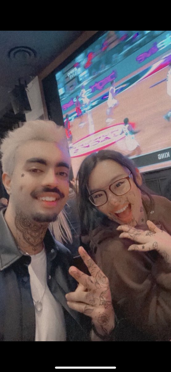 ClaireMargo13's tweet photo. Shoutout to all the eboys that I met in Melbourne 💕 https://t.co/uHGFoShPB9