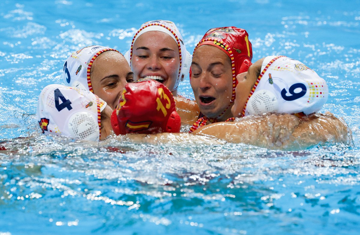EuroAquatics's tweet photo. ๐ง๐ต๐ฒ ๐ฟ๐ฎ๐ ๐ฒ๐บ๐ผ๐๐ถ๐ผ๐ป ๐ผ๐ณ ๐ช๐ฎ๐๐ฒ๐ฟ ๐ฃ๐ผ๐น๐ผ ๐
Today marks 1๏ธโฃ month since #WP2022Split climaxed with Croatia ๐ญ๐ท and Spain ๐ช๐ธ winning gold.
Check out some of the best moments from the 2022 LEN European Water Polo Championships ๐/๐ธ https://t.co/CDWjKFbms5