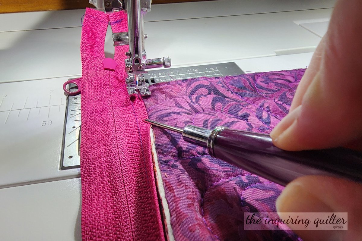 INQuilter's tweet photo. It's time for Part Two on my tips for bag making! Don't miss this great series.
https://t.co/fHPlOavUAS
#inquiringquilter #islandbatikambassador @islandbatik #islandbatik #iloveislandbatik @patternsbyannie #PatternsByAnnie #byannie #byanniepatterns https://t.co/9ywL5XHXLv