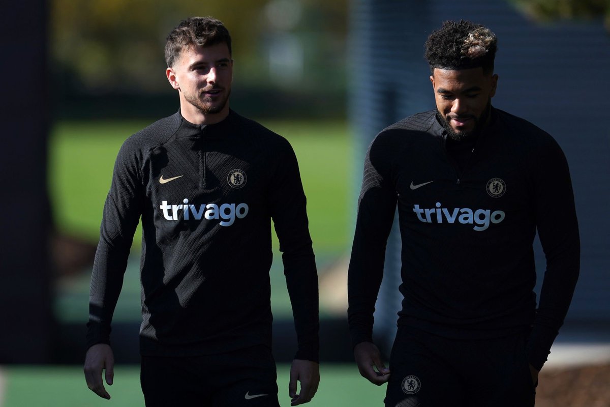 Mohxmmad's tweet photo. Mason Mount &amp; Reece James #CFC https://t.co/bznBRdGwa8