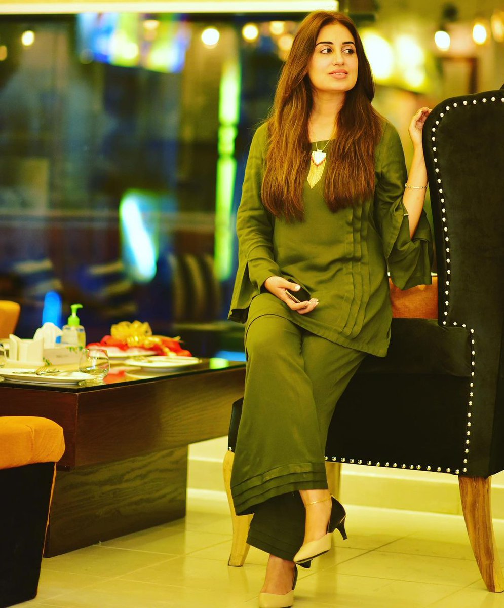 lifelinefarah's tweet photo. In the #throwback pic of #onthisday from #10Oct2019 #memories 👉 @Farah_Yousaf_fc follow ♥ 👈 https://t.co/V83BInXRju