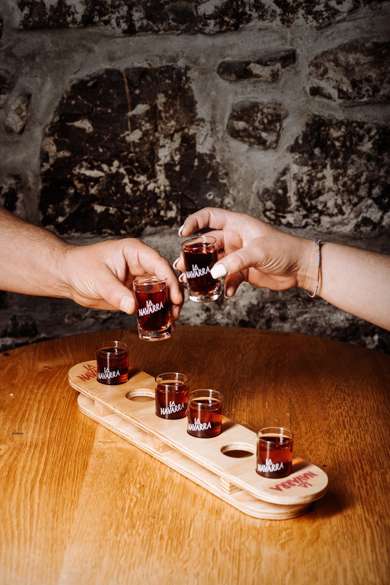 El #pacharán, como la vida, es para disfrutarlo sorbo a sorbo... o como decimos en Navarra “sorbico a sorbico." ¿Te atreves? 😉🥃 youtube.com/watch?v=SU3b19… 
#ElSorbico #GLN #pacharán