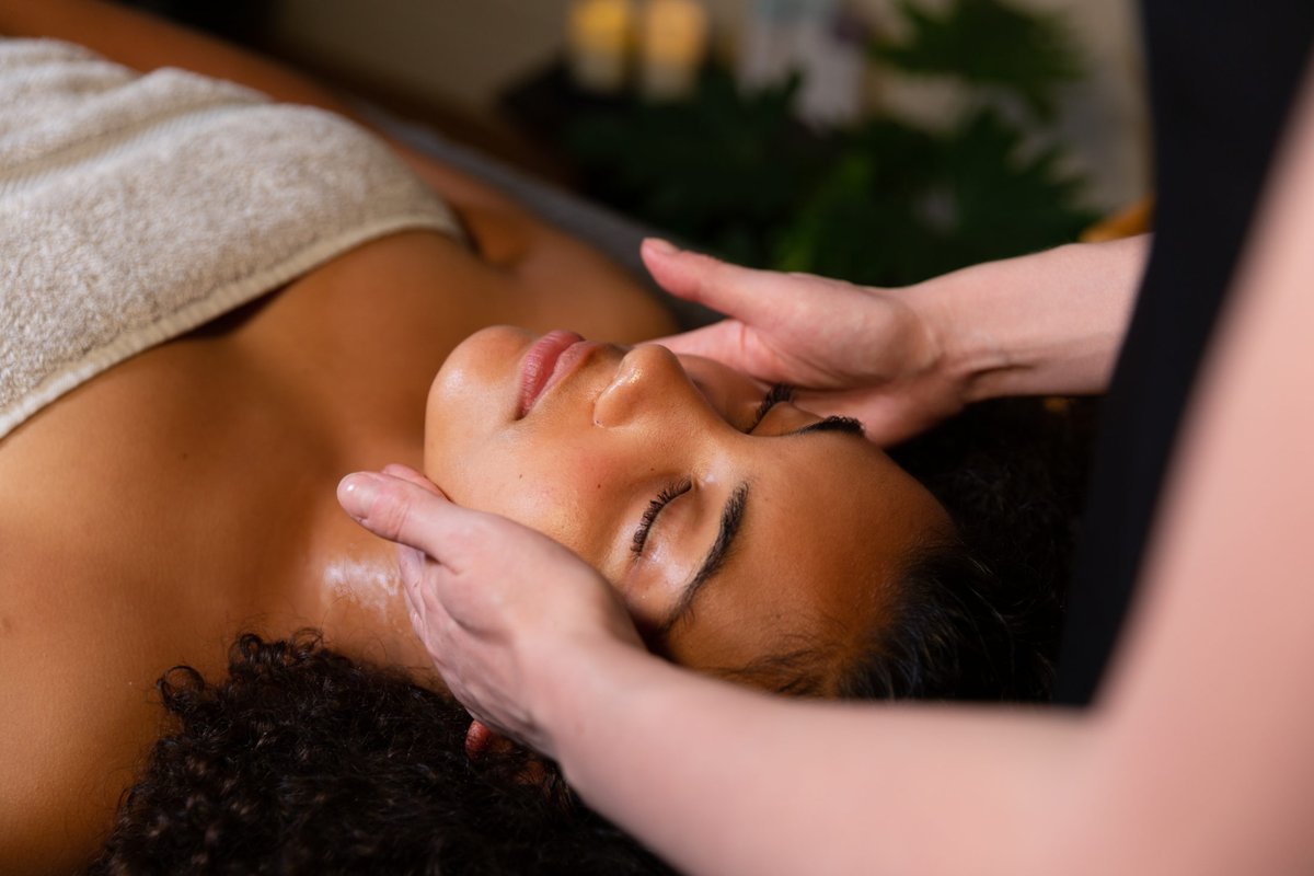 🚨Discounted Spa Treatments this October🚨

Get 20% off selected ESPA &amp; Guinot treatments from the 11th October – 30th October (Mondays- Friday)

Call 01784 220973 to book.