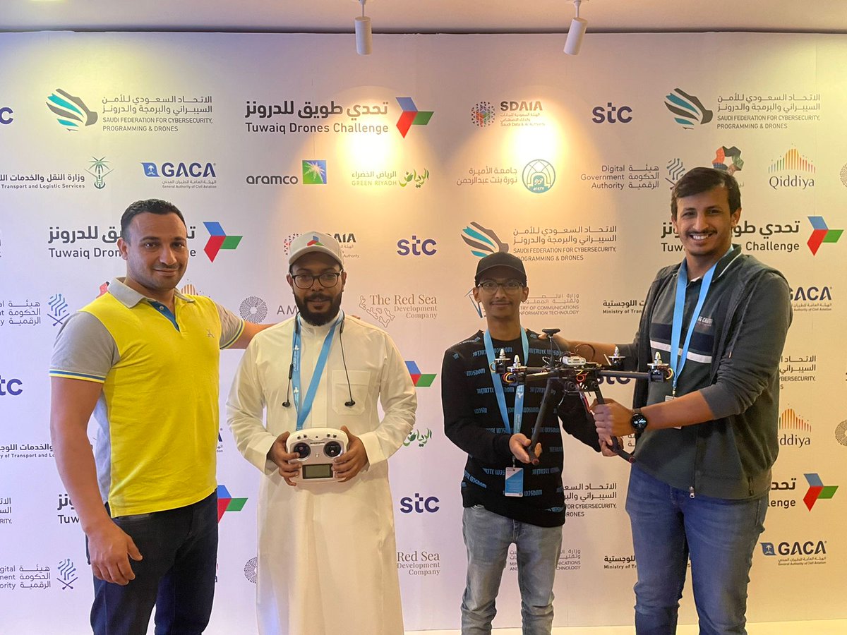 SamaTwaiq's tweet photo. Our Team in Riyadh at the #tuwaiqdroneschallenges
A lot more is to come! Stay tuned.
#samatwaiq #drones #uav #saudiarabia
@safcsp
#تحدي_طويق_للدرونز https://t.co/W3APjXNf4Z