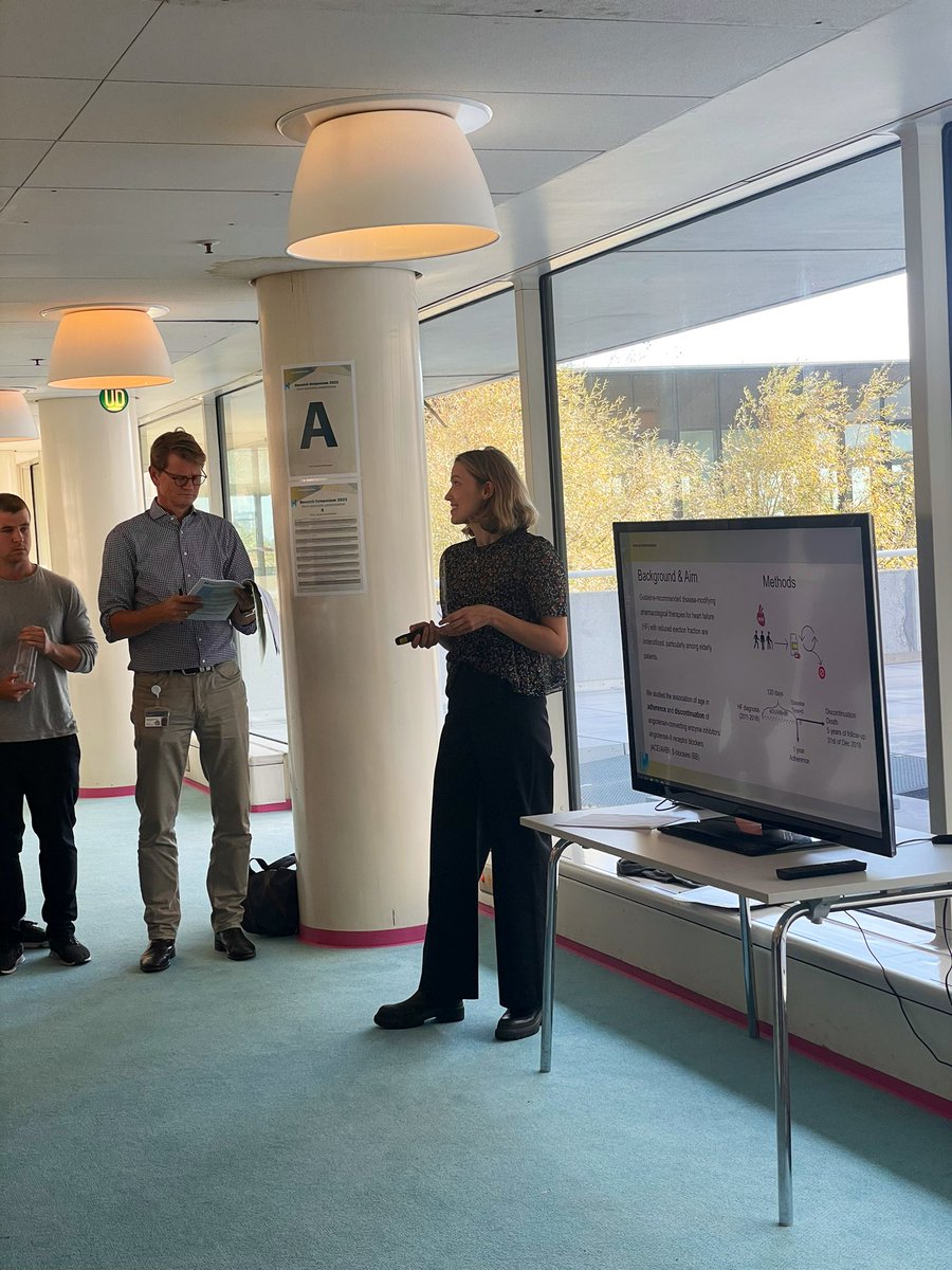 Live from <a href="/HerlevGentofte/">HerlevGentofte Hosp.</a>  #ResearchSymposium22 📍🏥<a href="/carogarred/">Caroline Hartwell Garred</a> presenting her recently published study on adherence to HF therapies acc to age🥇<a href="/HGHHjerte/">Herlev og Gentofte hosp afd for hjertesygdomme</a> <a href="/CopCard/">Copenhagen Cardiovascular Research Center</a>