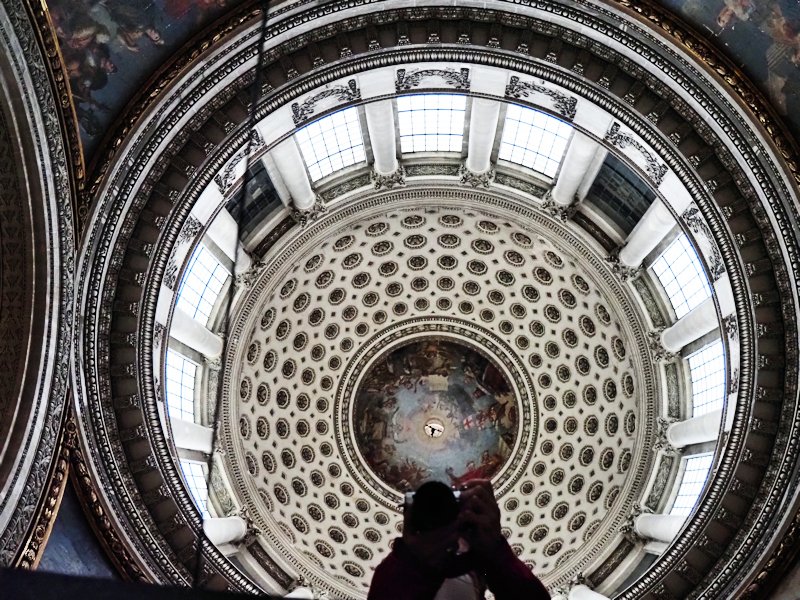 AndiFerguson1's tweet photo. #PhotoOfTheDay. Looking up* inside of wherever you are in #Paris is a great way to find photo ops. 

#Pantheon (1700s); #SaintChapelle (1200s); #Versailles (1600-1700s) #RueMonge apartment (1800s)
[more info in the ALT text]

*Pantheon photo is down yet up (+ bonus self-portrait) https://t.co/L1HsNukiOQ