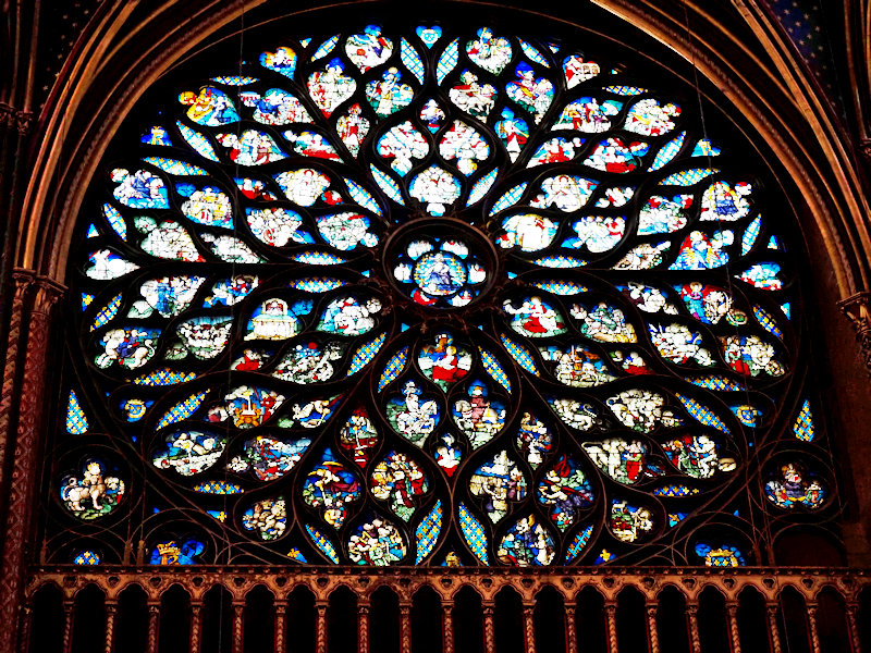 AndiFerguson1's tweet photo. #PhotoOfTheDay. Looking up* inside of wherever you are in #Paris is a great way to find photo ops. 

#Pantheon (1700s); #SaintChapelle (1200s); #Versailles (1600-1700s) #RueMonge apartment (1800s)
[more info in the ALT text]

*Pantheon photo is down yet up (+ bonus self-portrait) https://t.co/L1HsNukiOQ