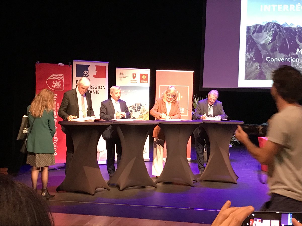 Signature du CPIER Massif des Pyrénées (2021-2027)le 7 octobre à Oloron (64)  en présence de  <a href="/Dominique/">Dominique Vargas</a> Faure. ⁦<a href="/Adour_Garonne/">Agence de l'eau Adour-Garonne</a>⁩ partenaire de l’Etat ,de ⁦<a href="/NvelleAquitaine/">Nouvelle-Aquitaine</a>⁩ et <a href="/Occitanie/">Région Occitanie</a> sur le volet adaptation des espaces montagnards au changement climatique.