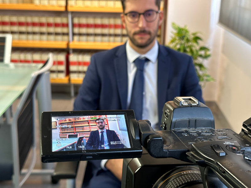 esofitec's tweet photo. Hoy visitamos a uno de nuestros clientes, BUFET ASSESSOR, para hablar de la digitalización de su #despacho
Marc Torruella, nos lo contará muy pronto en @LleidaTV
¡No os lo perdáis! 📺 @SEGREcom 

#Esofitec #software #digitalización #KitDigital #Vintidos #XXII https://t.co/1zpyOsU65A