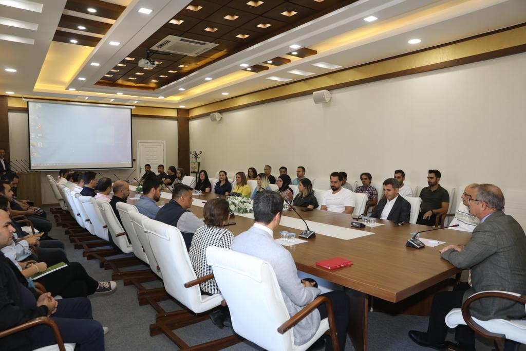 Diyarbakirtarim's tweet photo. İlimizde Kuş Gribi ile ilgili olarak, hızlı ve etkin mücadele çerçevesinde hastalığa karşı bilinçlendirmek, farkındalık oluşturmak ve hazırlıklı olmak amacıyla “Gerçek Boyutlu Kuş Gribi Salgın Yönetimi ve Saha Tatbikatı Eğitimi” düzenlendi. https://t.co/DVxyv34t0N