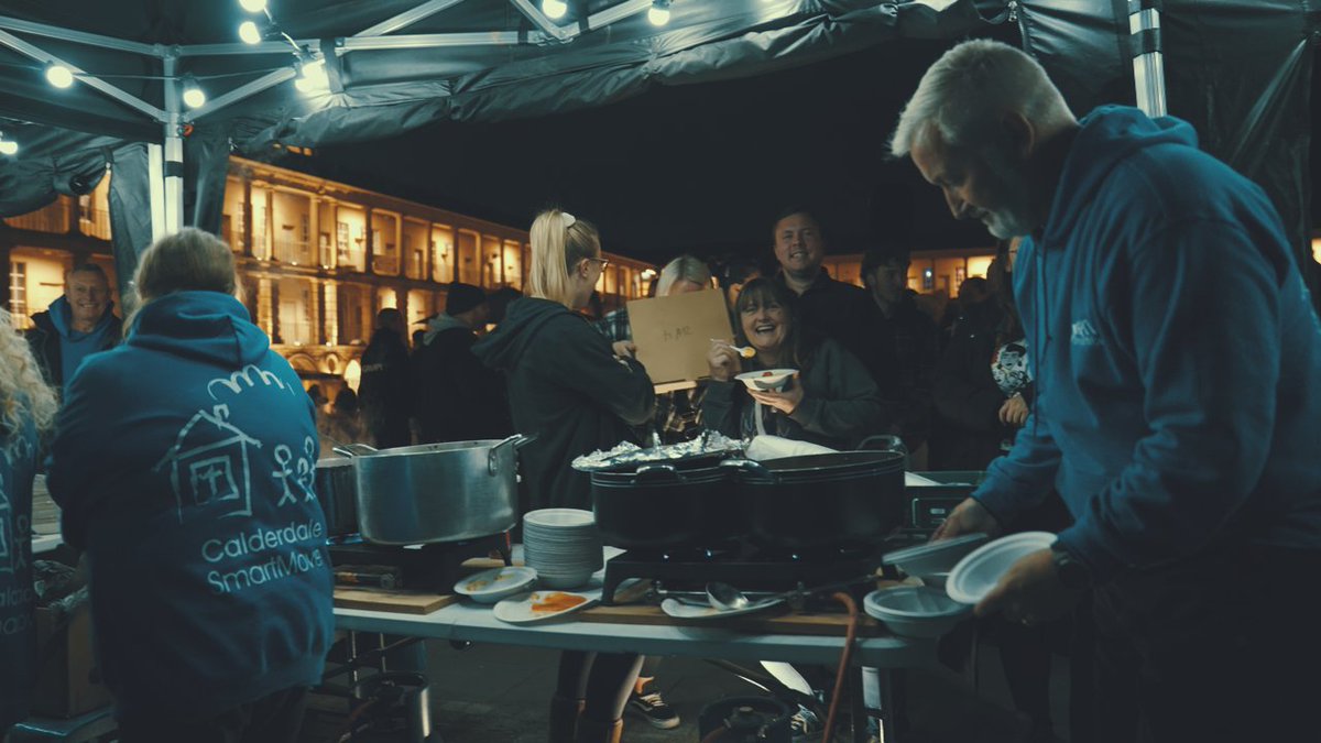 ThePieceHall's tweet photo. A huge thank you to everyone who spent a cold night sleeping out here in The Piece Hall this weekend in support of @CalderSmartMove to mark world #HomelessDay and raise much needed cash to support local people and families. There's still chance to donate: https://t.co/ChDxYcWpdg https://t.co/C1ez8vy2uI