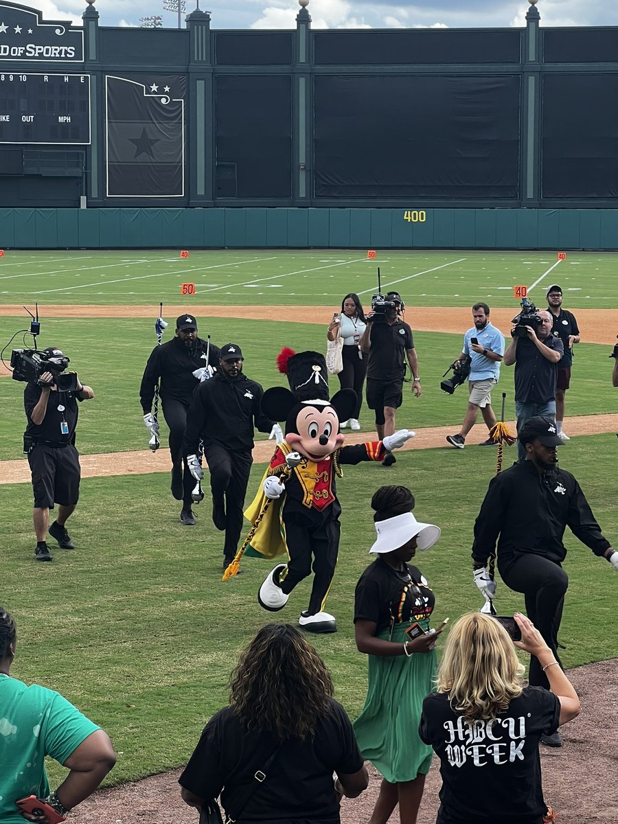 DionHarrison10's tweet photo. So proud of @hbcuweek Showcasing #HBCU at @WaltDisneyWorld Parents and kids show up where they feel welcome and represented.  Thank you @TouringPlans for promoting this event https://t.co/C9Xtg9q2wf