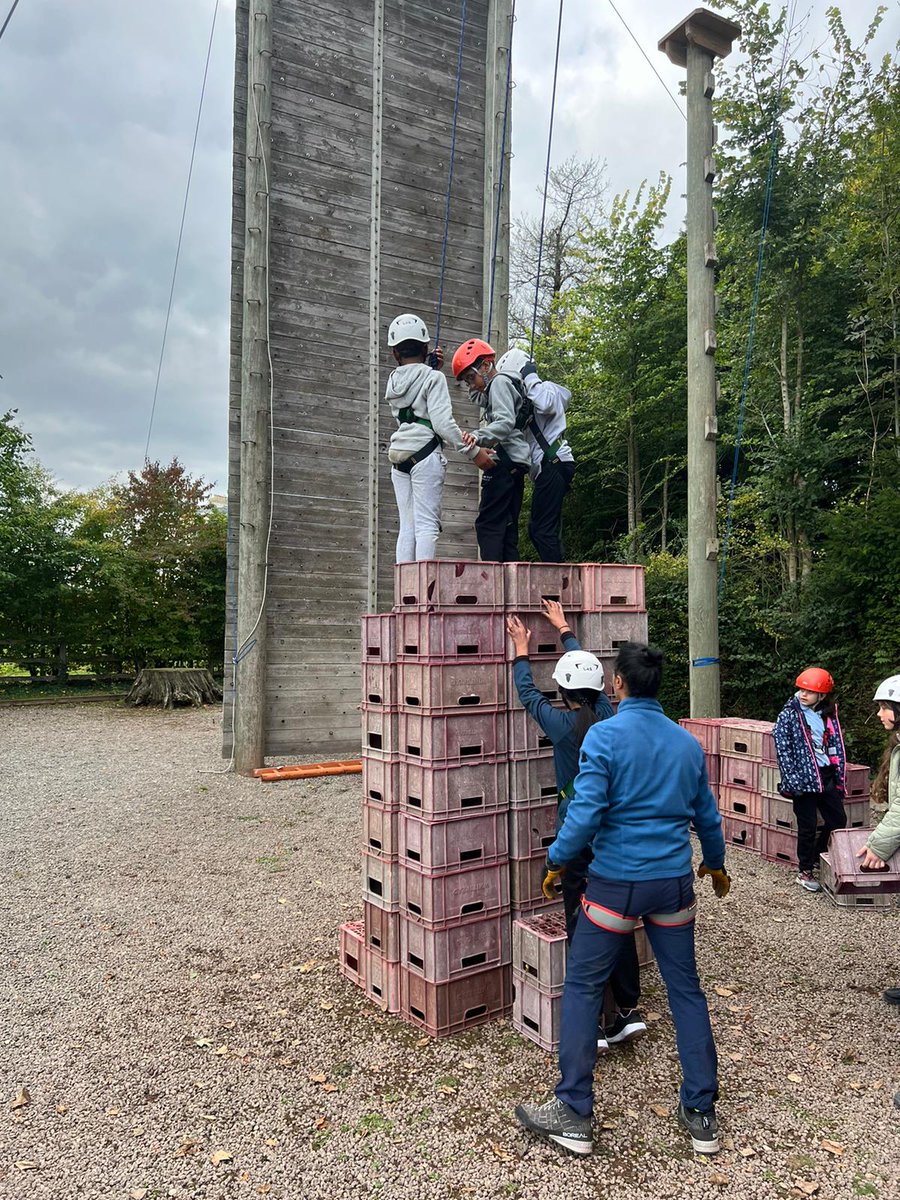 HilstonPark's tweet photo. An Inspiring day to share an activity that help overcame fears @ThreeBridgesSch. Here is the Crate Stack challenge. What an amazing team building exercise &amp; a way to overcome fears with peers.

#wellbeing #WorldMentalHealthDay #hilston #adventures #cratestack #teambuilding https://t.co/Z7XEXe8Xid