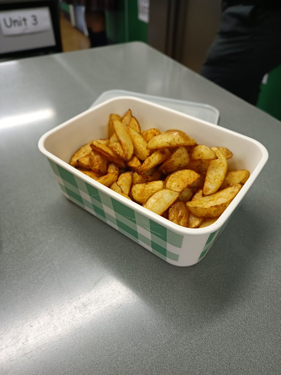 LearningLucanCC's tweet photo. National potato day was last Friday, today TY cookery students made delicious potato wedges #activelearningLCC #HomeEconomics https://t.co/dGNWl5l61d