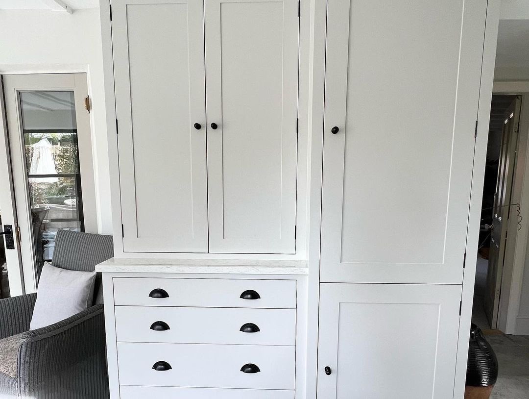 HuntersofDerby's tweet image. The client of our Kings Bromley project wanted a space to cook &amp;amp; entertain. The main room contains a 90i @everhotcookers and we think it looks fab! 

Design &amp;amp; installation: Hunters
Kitchen cabintery: Neptune Suffolk collection 
Blind fabric:  Francesca by Neptune