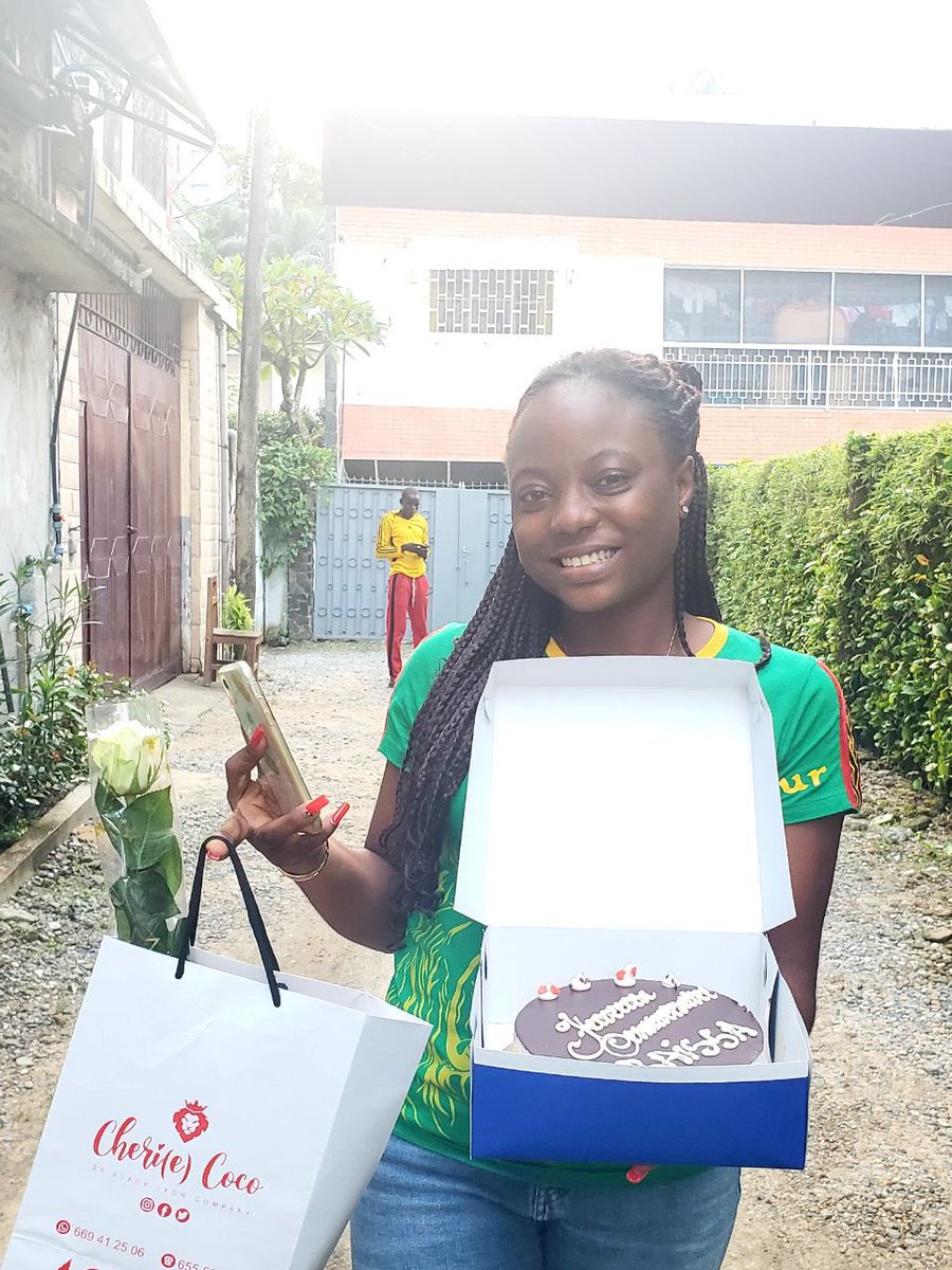 Cheriecoco237's tweet photo. #nosrealisations
On débute la semaine avec le sourire😍
Chéri(e) Coco, aux commandes👌🏾

Contacte-nous pour commander ton pack personnalisé 👇🏾
https://t.co/RZL0FPSLdY
📞+237 6 55 52 42 90

#cheriecoco #cadeaupersonnalise #livraison24h #gratuite #monday https://t.co/5MedI4zs5K