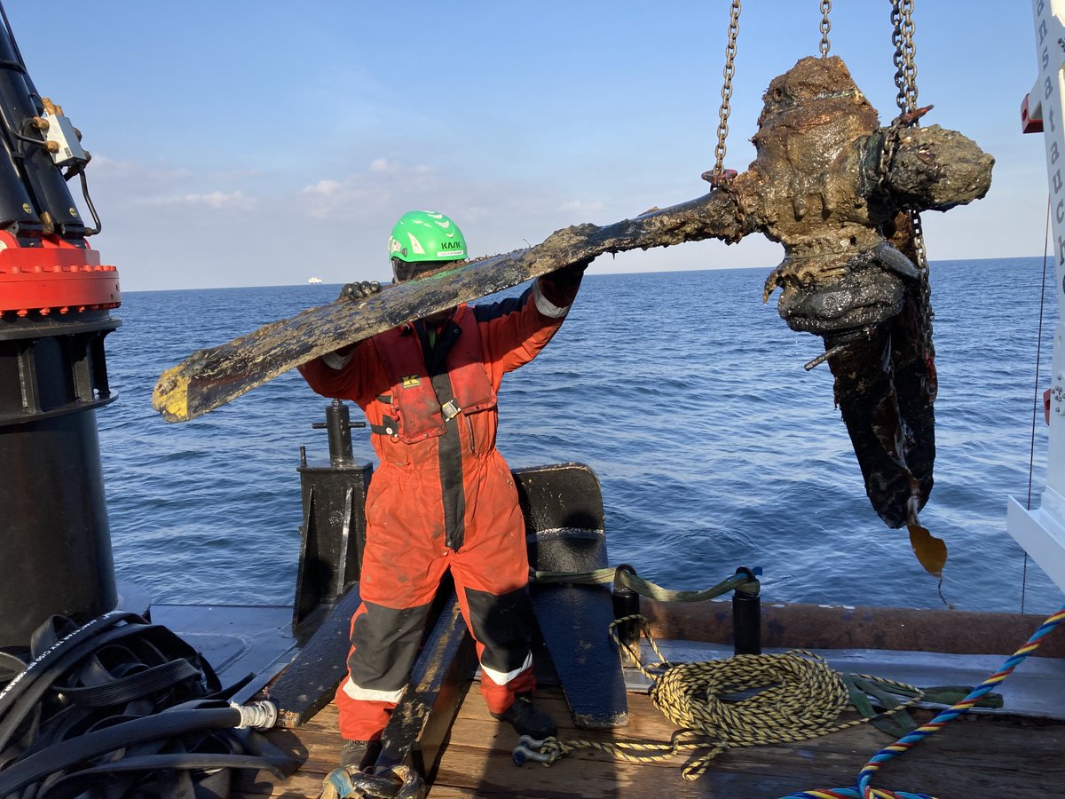 TridentArch's tweet photo. Our marine archaeologists have been rising early to recover the remains of a US B-24 aircraft lost during WWII in Danish waters. Their efforts have not gone unrewarded, as they lifted one of the propellers.  @DoDPAA https://t.co/NHn3RBmiWt