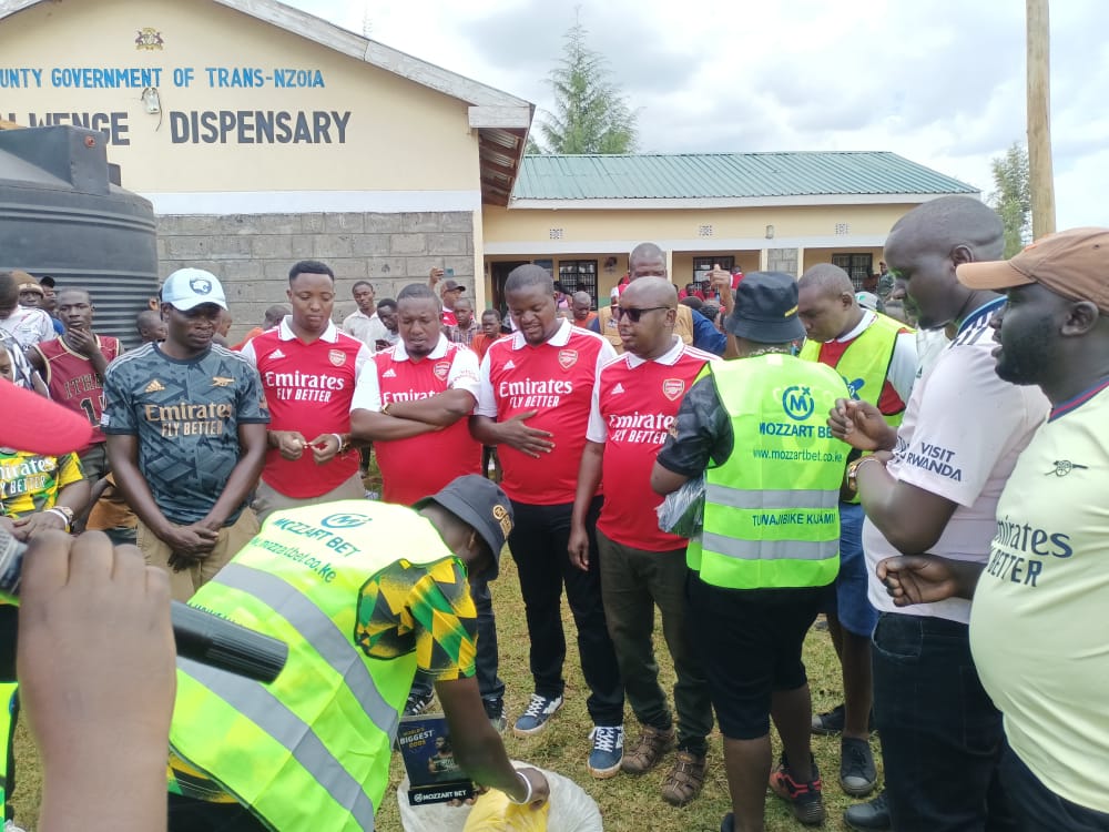 benjaminomae2's tweet photo. All Arsenal Kenya branches are in Kitale. 
#ArsenaKenyaNaMozzartbet
#KitaleBranchLaunchAndCharity 
#COYG

Thank you ⁦@mozzartbetkenya⁩ for support.
Thank you kitale branch for hosting us https://t.co/1tqljbPOs0