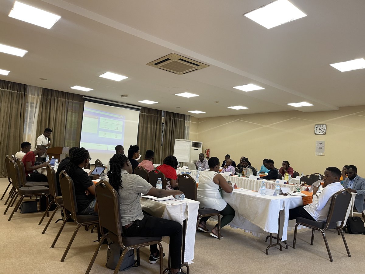 UKPC_UG's tweet photo. On Friday 7 October 2022, we held a KP constituency meeting. Through this meeting were able to hear from @TASOUganda @hrapf_uganda and #MARPI. In the same meeting communities were about to agree on NFM4 priorities for the @GlobalFund programming Thx @SonaKimb for the support. https://t.co/lMgbeiROtD