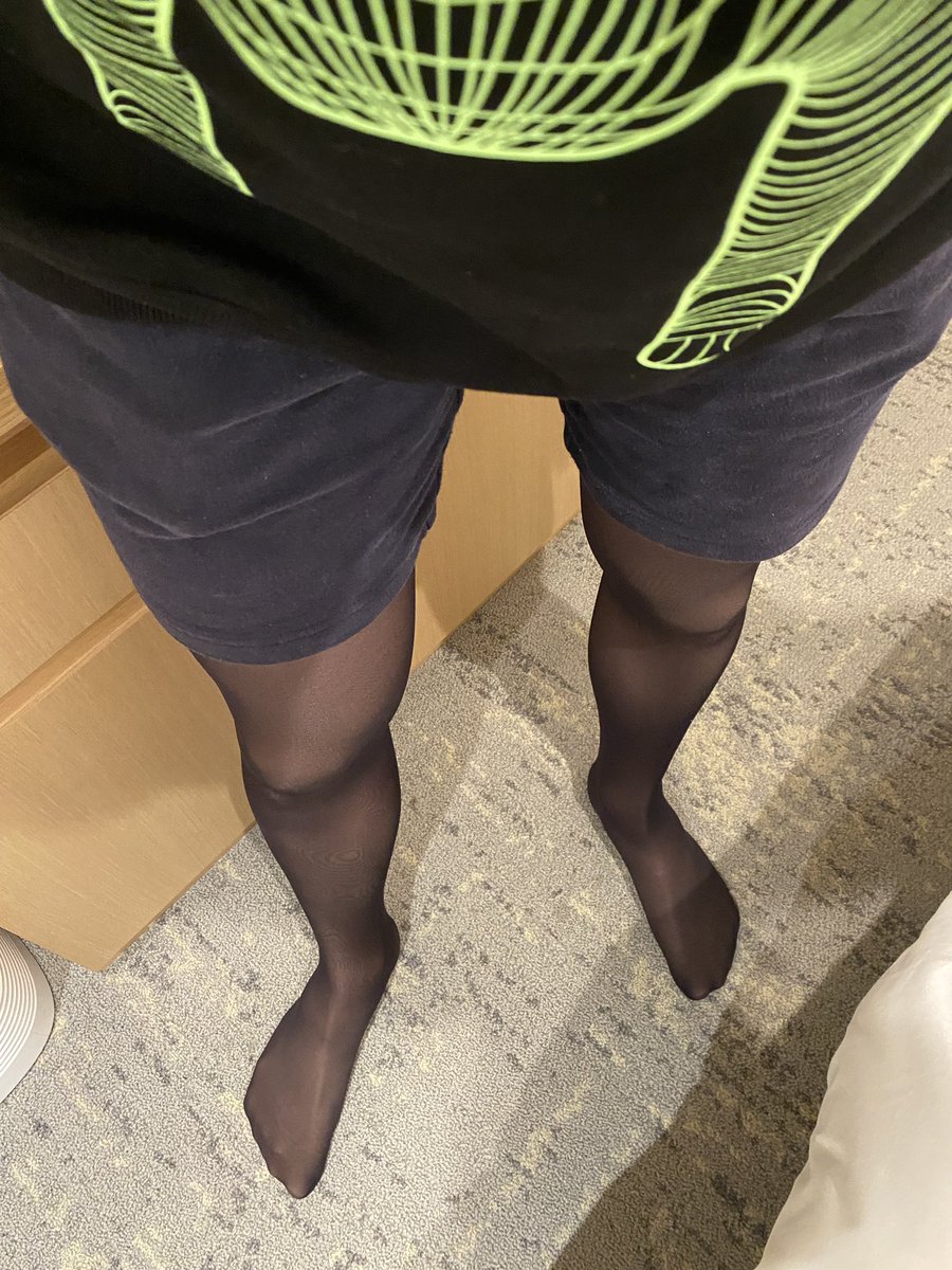 Who will be in Seoul? Would like a pantyhose meet up.