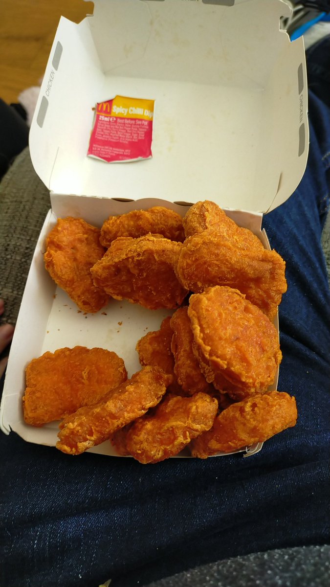 The_Cuz's tweet photo. @McDonaldsUK are your 20 spicy chicken nuggets meant to come in this box with no monopoly vouchers ? Not going to lie, but I only ordered these to get the monopoly stickers! #disappointed https://t.co/ecS670pDXk
