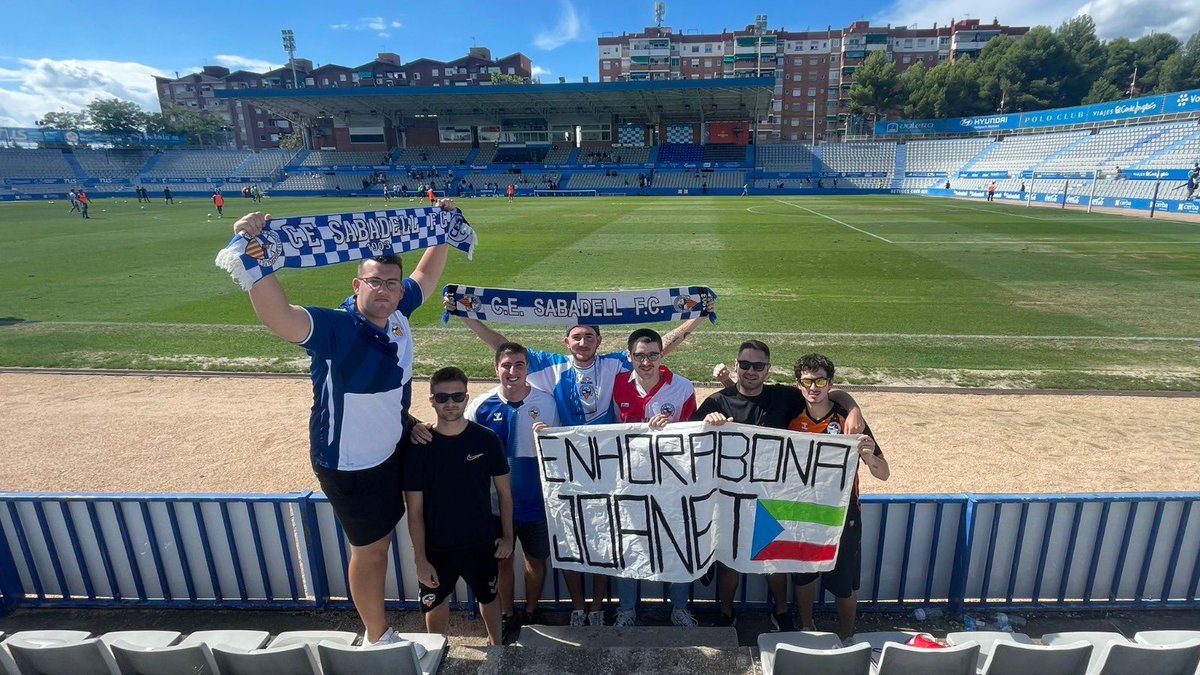 #SabadellEldense 1-3. Dura realitat. Ho analitzarem amb <a href="/elgeri10/">Gerard Escoda Nogues</a>, el director esportiu del <a href="/CESabadell/">CE Sabadell 🧅</a>. El paper de l’afició és clau, ho parlarem amb Joan Roso (<a href="/JnRoso/">joan roso</a>) i #PauMontserrat. Molina expulsat, Joanet lesionat, tensió a la grada…#LArlequinat <a href="/TVSabadell/">TV Sabadell-Vallès</a> 21 i 23h.